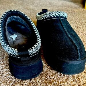Women’s tazz Ugg only worn a few times